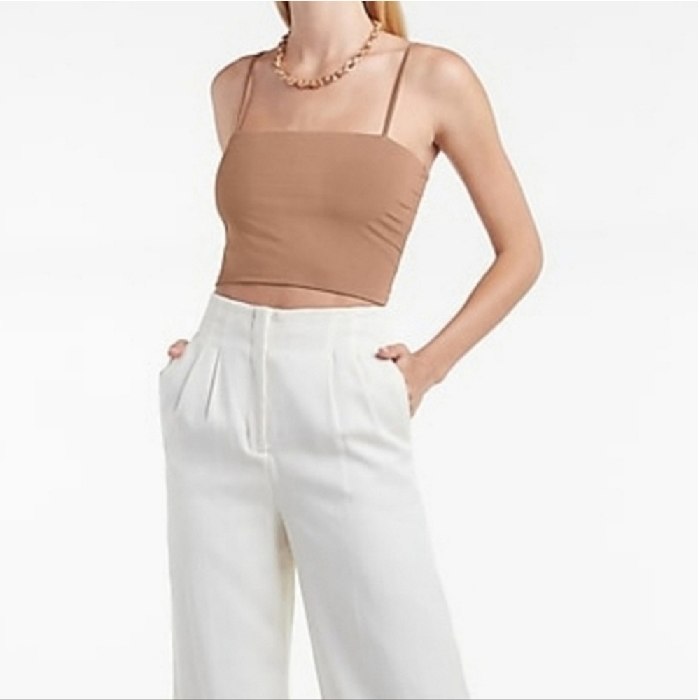 Express body contour compression crop top